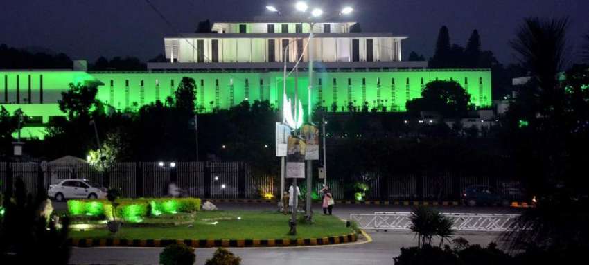اسلام آباد، یوم آزادی کے موقع پر ایوان صدر کو برقی قمقموں ..