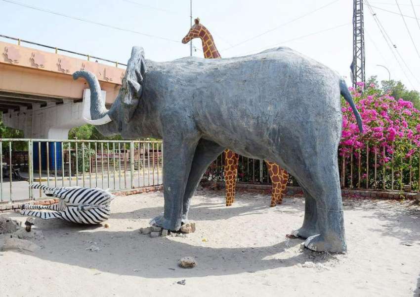 حیدرآباد، رانی باغ شہباز چوک پر نصب جانوروں کے مجسمے انتظامیہ ..