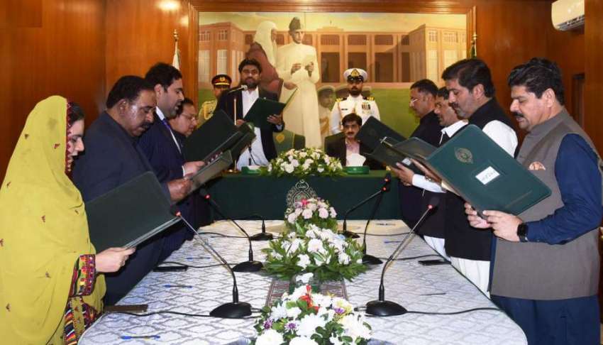 کراچی، گورنر سندھ کامران خان ٹیسوری سندھ کابینہ میں شامل ..