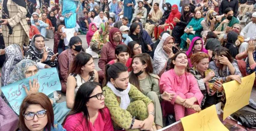 کراچی، خواجہ سراء اپنے مطالبات کے حق میں احتجاجی مظاہرہ ..