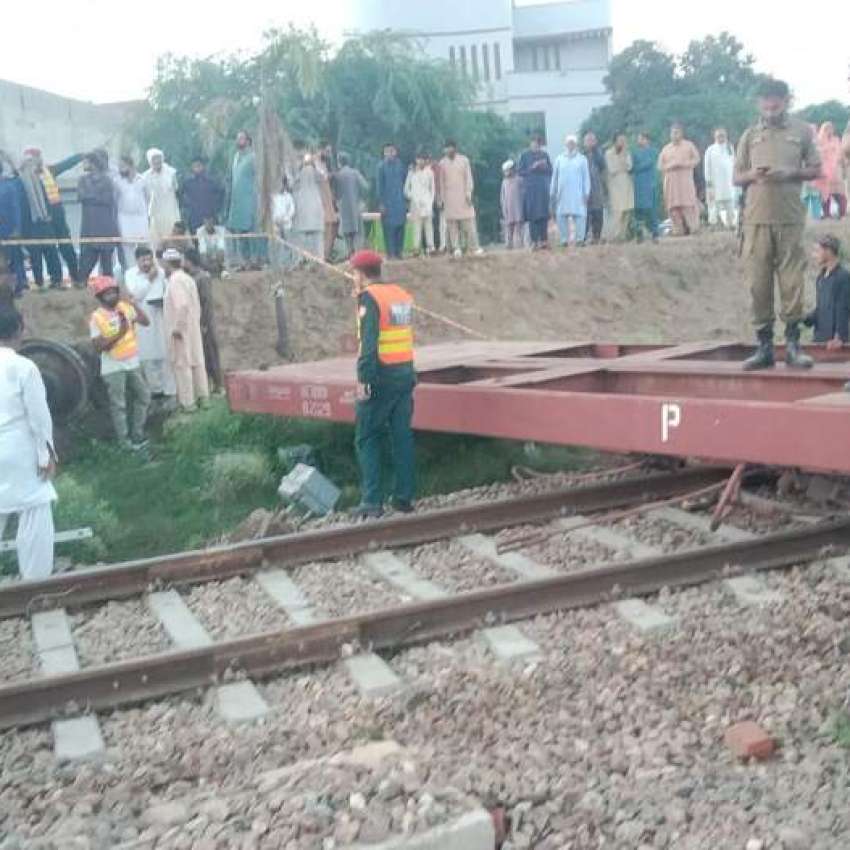 اوکاڑہ، رینالہ خورد ریلوے سٹیشن کے قریب مال بردار گاڑیوں ..
