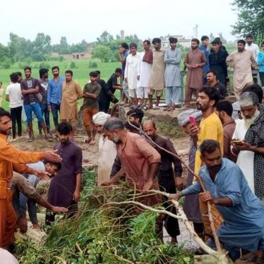 نارووال، نوجوان اپنی مدد آپ کے تحت مرالہ راوی لنک نہر کا ..