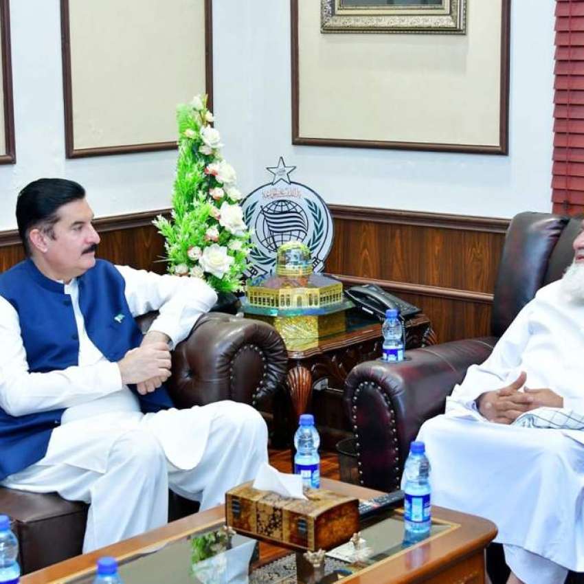 اسلام آباد، گورنر خیبرپختونخوا فیصل کریم کنڈی سے جے یو آئی ..