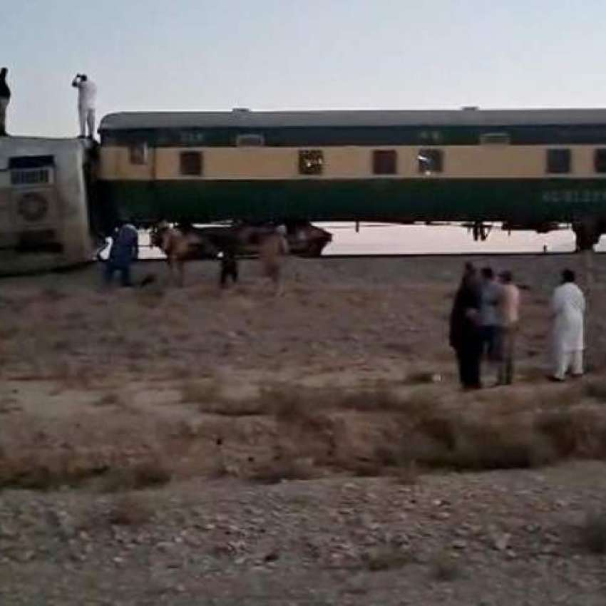 کوئٹہ، پشاور سے کوئٹہ جانے والی جعفر ایکسپریس کی بوگیاں ..