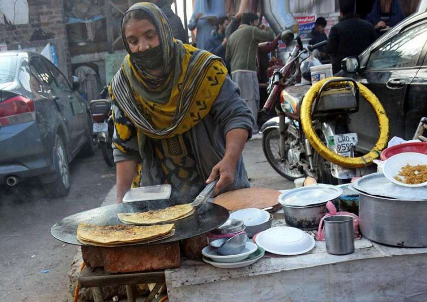 Ù„Ø§ÛÙˆØ±ØŒ Ø¨Ø²Ø±Ú¯ Ø®Ø§ØªÙˆÙ† Ù†Û’ Ø§ÛÙ„Ø®Ø§Ù†Û Ú©ÛŒ Ú©ÙØ§Ù„Øª Ú©ÛŒÙ„Ø¦Û’ ÛØ§Ù„ Ø±ÙˆÚˆ Ù…Ø§Ø±Ú©ÛŒÙ¹ ..