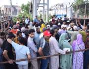 کراچی، نیشنل سٹیڈیم میں شائقین پی ایس ایل کے میچ دیکھنے پر پابندی ختم ..