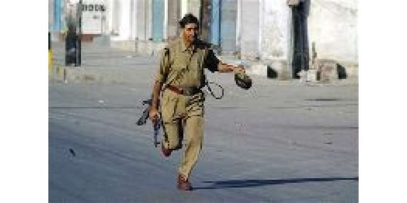 سری نگر کے لال چوک میں حملہ آوروں اور بھارتی سیکورٹی فورسز کے درمیان ..