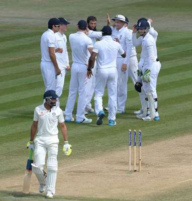 انگلینڈ نے بھارت کو ساؤتھپمٹن ٹیسٹ میں 266 رنز سے شکست دیدی، سیریز 1-1 سے برابر