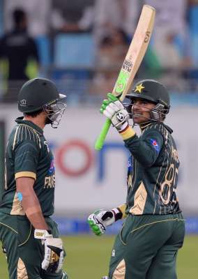 پہلا ون ڈے ، پاکستان نے نیوزی لینڈ کو 3 وکٹوں سے شکست دے دی