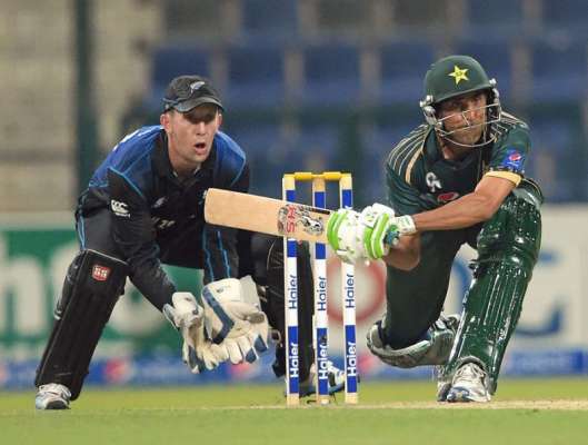 چوتھا ون ڈے: نیوزی لینڈ نے پاکستان کو 7 رنز سے شکست دیدی، سیریز 2-2 سے برابر