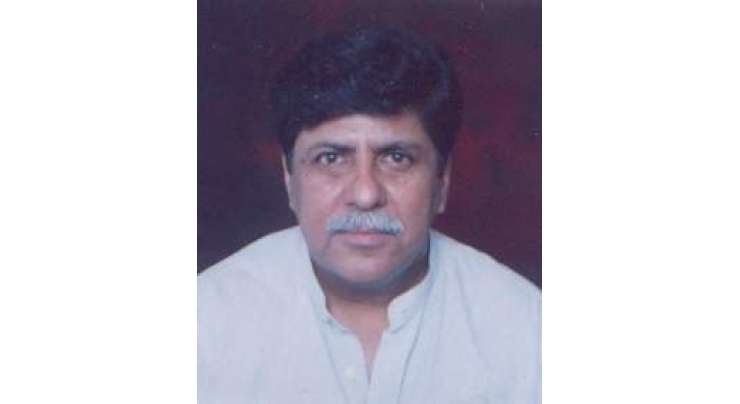لاہور، معروف ڈرامہ نگار اصغرندیم سید کی گاڑی پر فائرنگ ،زخمی حالت میں اسپتال منتقل