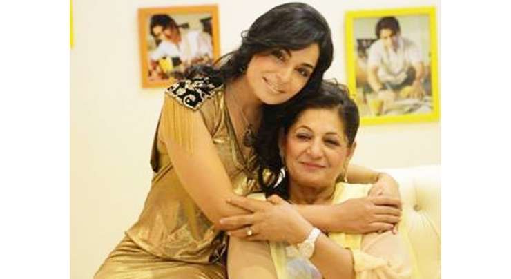 اداکارہ میرا کی والدہ شفقت بیگم کا (ن) لیگ میں شمولیت کا اعلان