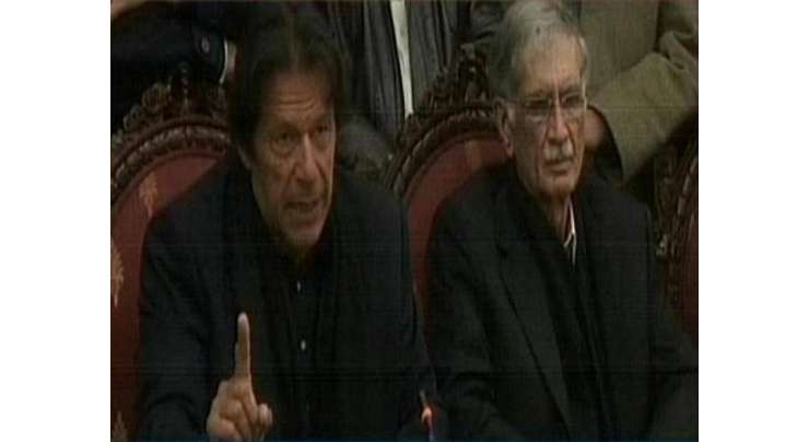 عمران خان نے پاک افغان بارڈر پر کنڑول رکھنے اور ایف سی کی واپسی کا مطالبہ کر دیا