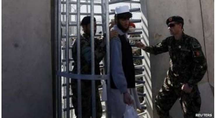 پاکستان نے غیر قانونی طور پر مقیم 28 افغان قیدیوں کو ڈسٹرکٹ جیل سکھر سے رہا کرکے ملک بدر کر دیا