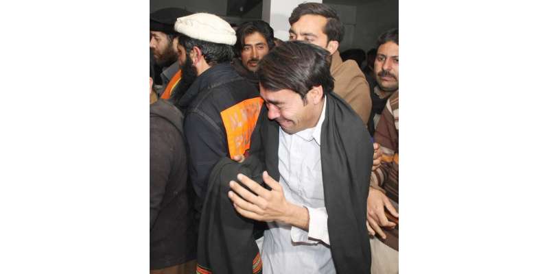 پشاور ، سکیم چوک کے قریب ایک ورکشاپ میں زور دار بم دھماکے کے نتیجے میں ..
