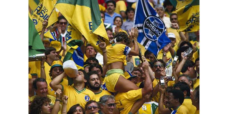 2014 ورلڈ کپ کے میزبان برازیل میں فٹبال فیورعروج پرپہنچ گیا