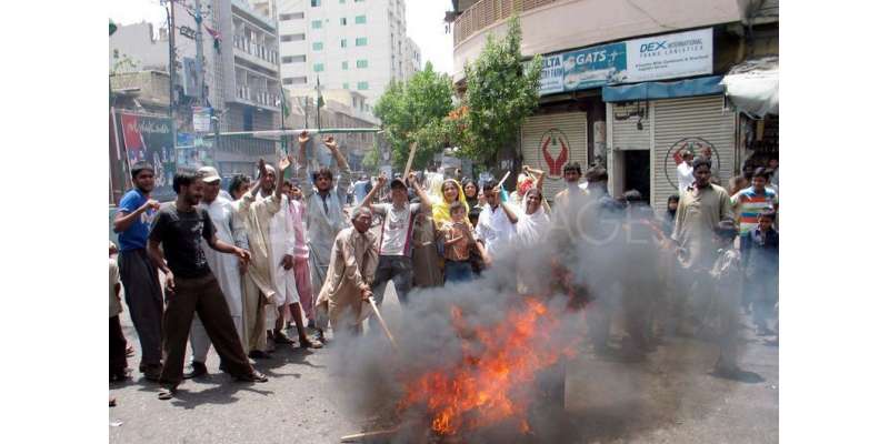 کراچی میں بجلی کی طویل لوڈشیڈنگ کے خلاف احتجاجی مظاہرے،ٹریفک کا نظام ..