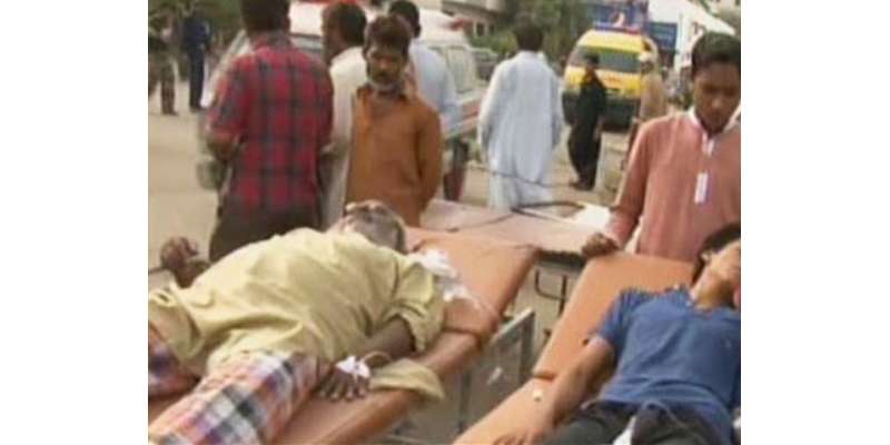 کراچی :مضر صحت کھانا کھانے والے 60 افراد اسپتال میں زیر علاج