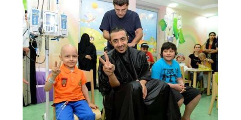 اماراتی وزیر کا سر منڈوا کر سرطان کے مریضوں سے اظہار یکجہتی،شیخ عبداللہ ..