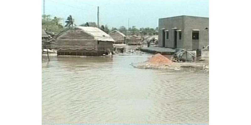 سمندری طوفان کے باعث کراچی کے 500 سے زائد خاندان نقل مکانی پر مجبور