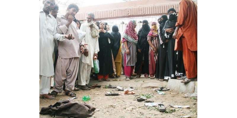 راولپنڈی میں راشن کی تقسیم کے دوران بھگڈر سے 2 خواتین جاں بحق، 3 زخمی