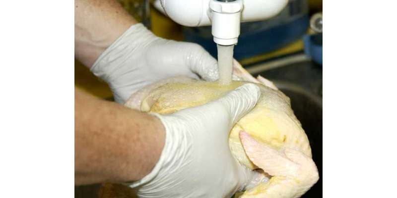 مرغی دھونے سے فوڈ پوائزننگ کا خطرہ ہوتا ہے ، رپورٹ، زیادہ تر لوگوں کو ..