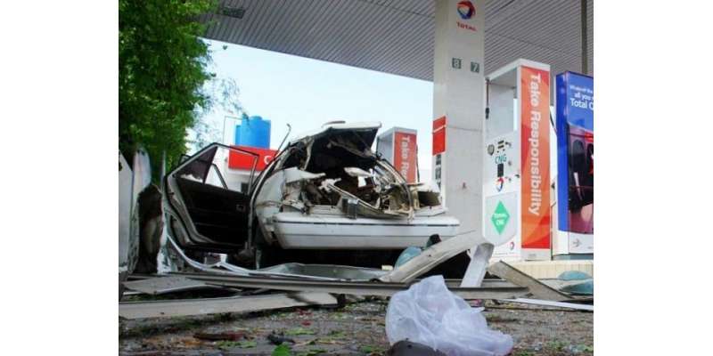 پشاور، گاڑی میں سی این جی کی فلنگ کے دوران دھماکا، 4 افراد جاں بحق