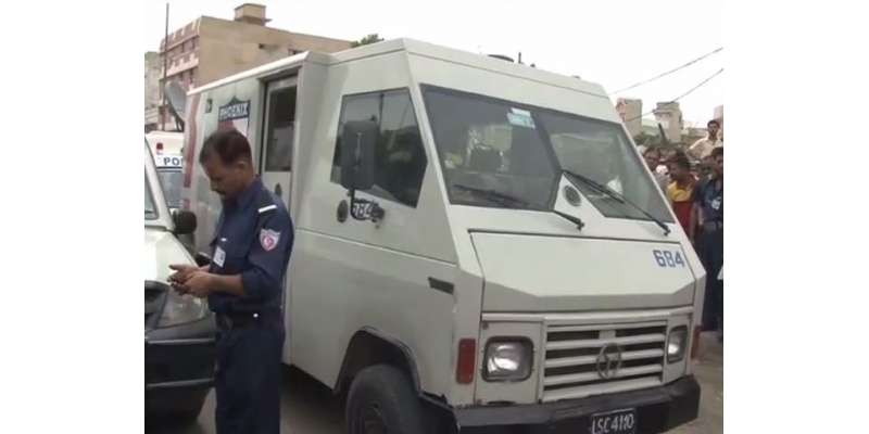 کراچی ،پاک کالونی میں 2 سیکیورٹی گارڈز نے اپنی جانیں دے کر کیش وین لوٹنے ..