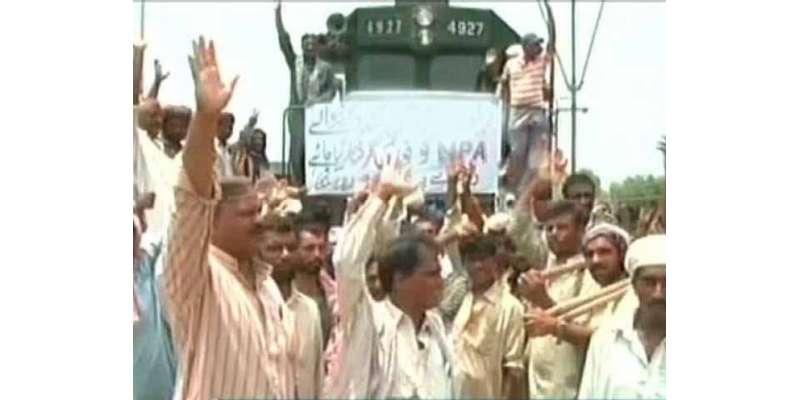ملتان: پی ٹی آئی کے ایم پی اے مجید نیازی کا ریلوے ملازم پر مبینہ تشدد