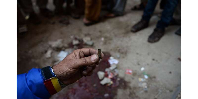 کراچی، پی ٹی آئی کے کارکن کا قتل۔۔۔ مظاہرین کا دھرنا