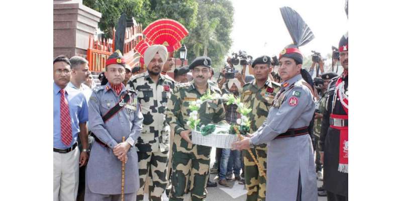 جشن آزادی پاکستان کے موقع پر ایل او سی پر تعینات پاک بھارت فوجیوں نے ..