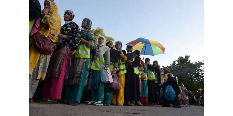 مظاہروں کے باعث شاہراہ دستور پر سرکاری دفاتر بند