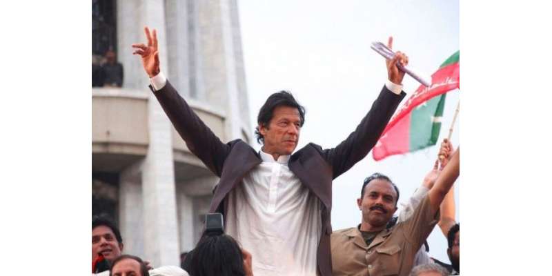 پاکستانی عوام رکاوٹیں توڑ کر اسلام آباد پہنچیں، عمران خان کی اپیل