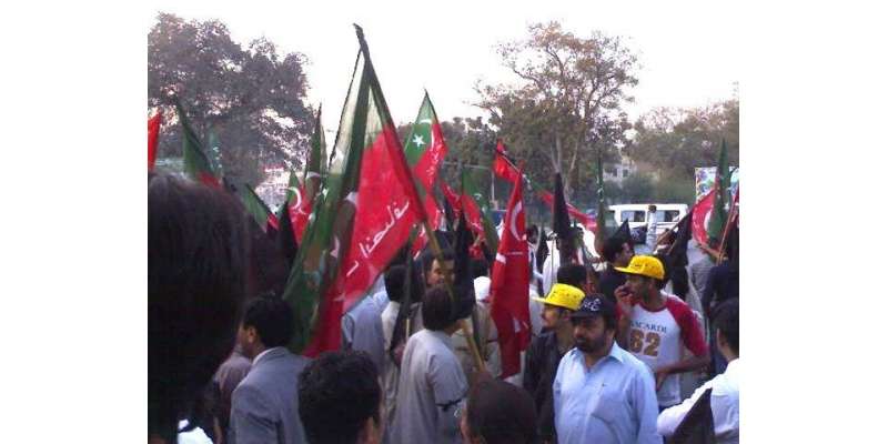 اسلام آباد دھرنے کے شرکاء سے اظہار یکجہتی،پشاور میں بھی تحریک انصاف ..
