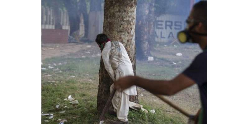 ریڈزون ایک مرتبہ پھرمیدان جنگ بن گیا، مظاہرین پاکستان ٹیلی وژن کی عمارت ..