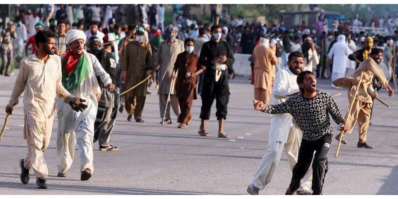 اسلام آباد دھرنے کے شرکاء کی پیش قدمی ، تصادم کا خدشہ، قائدین کی گرفتاری ..