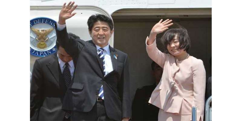 جاپان کا نیک وزیر اعظم ، برتن دھونے ، کوڑا پھینکنے میں شرماتا نہیں