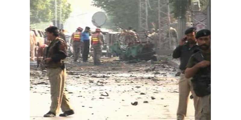 پشاور: ایف سی کی گاڑی پر خود کش حملہ، اہلکار سمیت چار افراد جاں بحق، ..