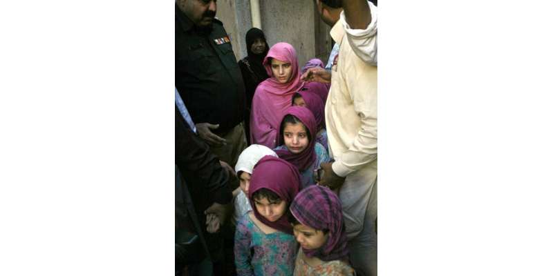 کراچی کے علاقے لیاقت آباد سے مزید 7 بچیاں بازیاب