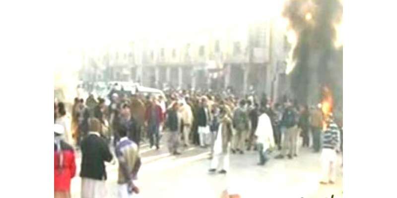 سانحہ پشاور کے خلاف سول سوسائٹی کا شہر کے مختلف حصوں میں احتجاج، پولیس ..