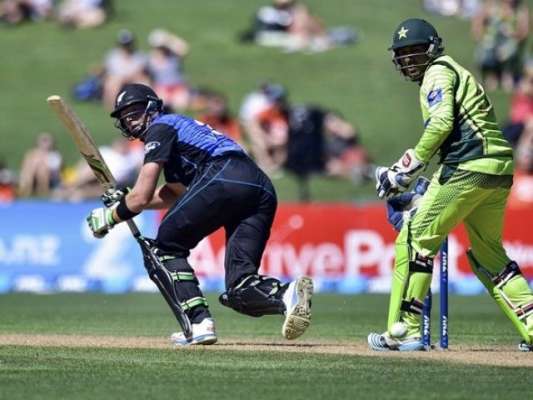 نیوزی لینڈ پاکستان کو 370رنز کا ہدف دیدیا