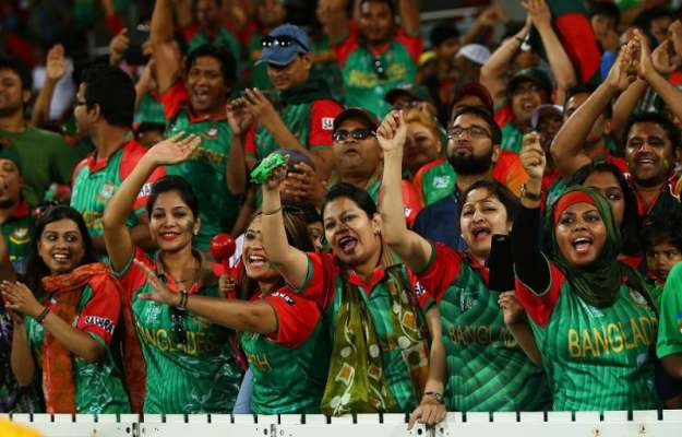 دوسرے ایک روزہ میچ میں بھارتی ٹیم کی شکست کے بعد بنگلہ دیشی تماشائیوں کا انوکھے انداز میں جواب