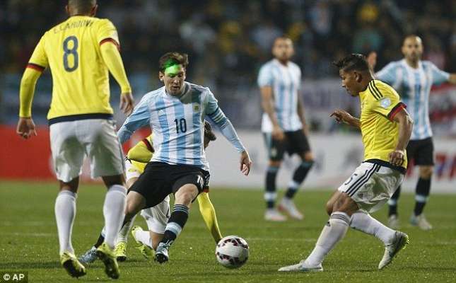 کوپا امریکہ کپ ، میچ کھیلتے لائنل میسی کی آنکھوں پر سبز لیزر لائٹ سے حملہ