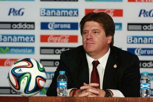 میکسیکن فٹ بال ٹیم کے کوچ میگل ہریرا کو عہدے سے برطرف کر دیا گیا