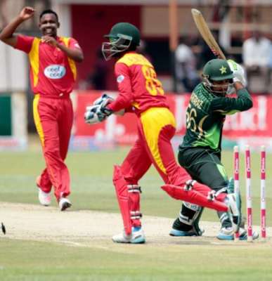 پاکستان نے ہرارے میں کھیلے جارہے سیریز کے پہلے ایک روزہ میچ میں زمبابوے کو 131 رنز سے شکست دے دی