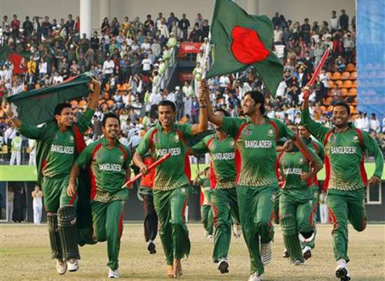 بنگلہ دیشی کرکٹ شائقین نے آسٹریلوی کرکٹ ٹیم کے دورہ بنگلہ دیش کے ملتوی ہونے کا الزام بھی پاکستان پر دھر دیا