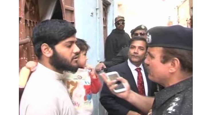 کراچی: حساس یونین کونسلز میں پولیو مہم جاری، قطرے پلانے سے انکار پر والد گرفتار