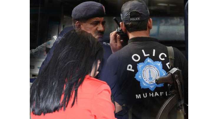 لاہور پولیس نے نوجوان لڑکیوں کو تاوان کیلئے اغواء کرنے والے اعلیٰ تعلیم یافتہ میاں بیوی کو گرفتار کرکے حافظ آباد سے تعلق رکھنے والی بی اے کی طالبہ کو بازیاب کرالیا‘ ملزمان نے مغویہ کے والدین سے تاوان کی دو اقساط وصول کرلی تھیں