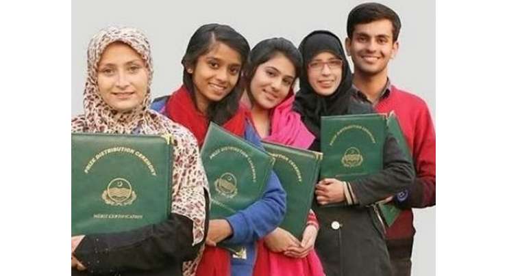 پنجاب حکومت مختلف امتحانات کے پوزیشن ہولڈرز کو سال بھر میں سرکاری خرچ پر بیرون ممالک دورے کروائے گی