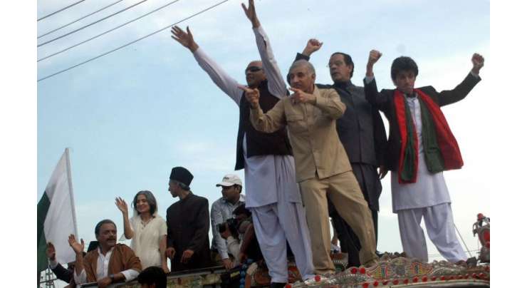 ”عزم پاکستان پر یڈ“میں وزیراعظم ‘وزیر اعلی ‘آصف زرداری اور عمران خان سمیت دیگر سیاستدانوں کی ”ڈمیز “کی شر کت